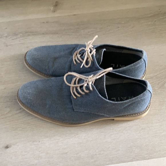 The RAIL blue xander oxfords‎ textured denim look - Picture 2 of 10